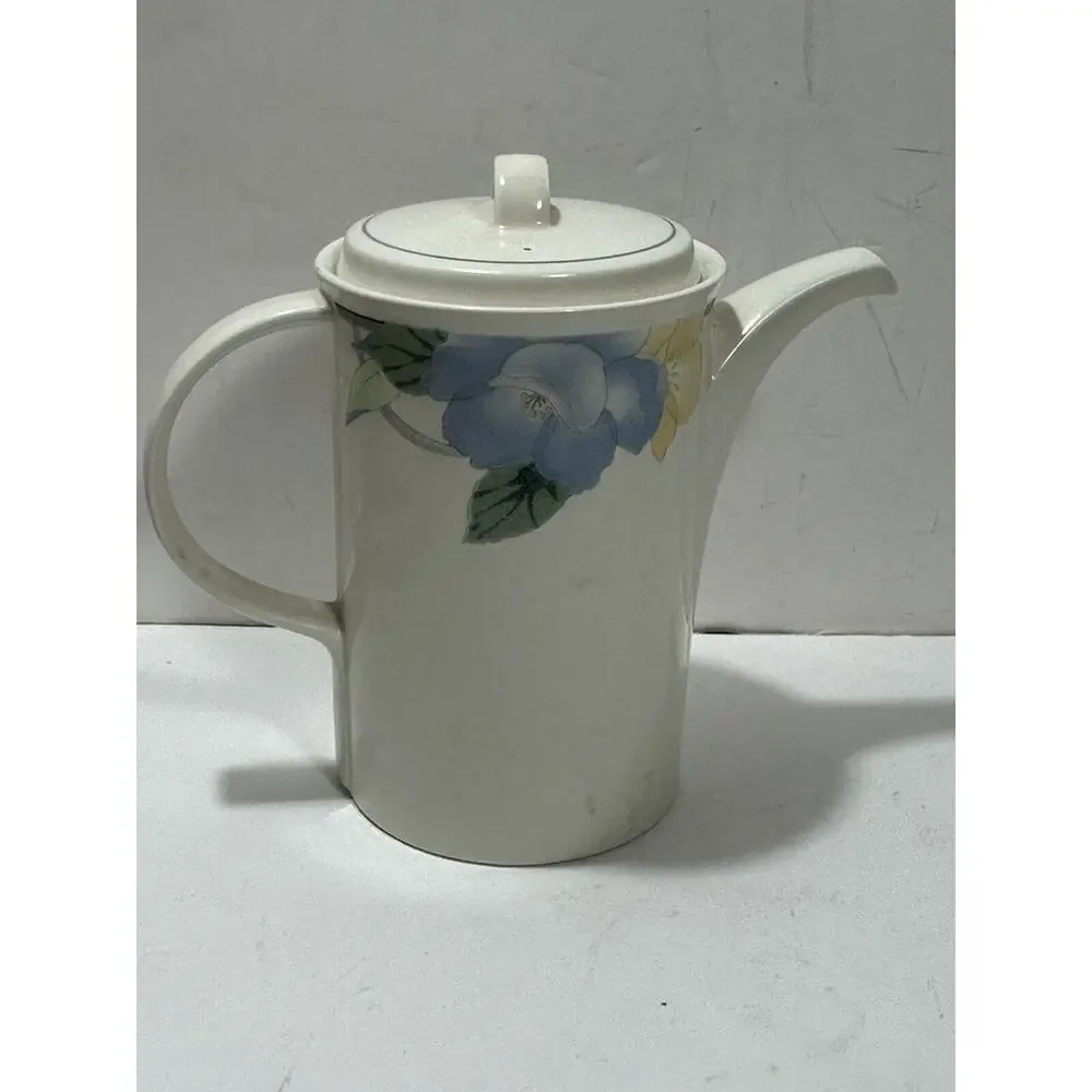 Mikasa Garden Poetry Coffee Pot &‎ Lid 5 Cup Intaglio CAC08 RARE
